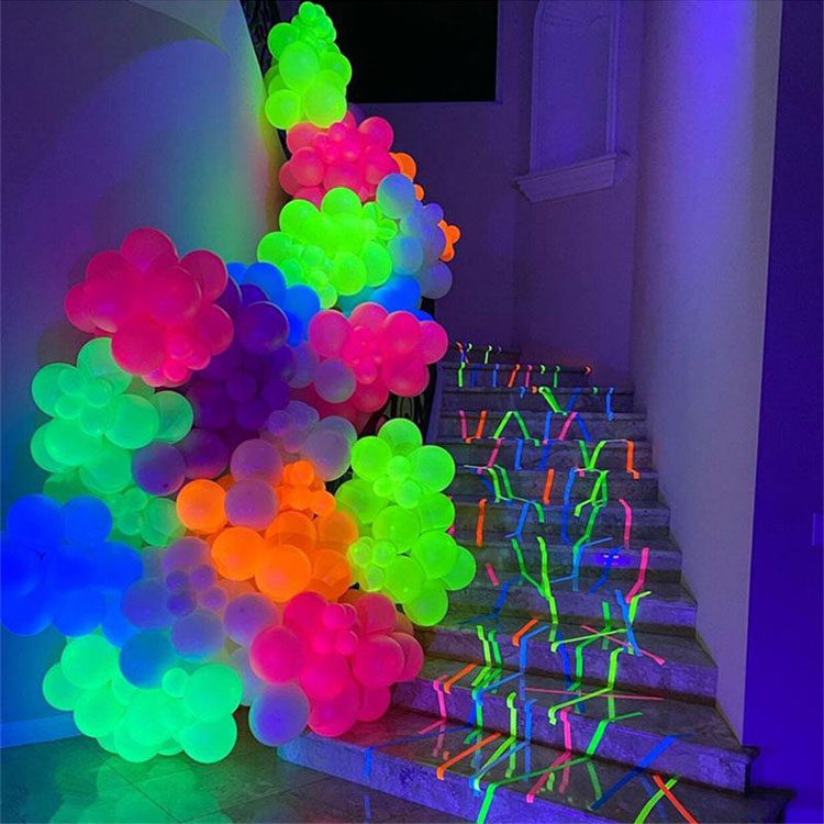 Fluorescencyjne balony lateksowe