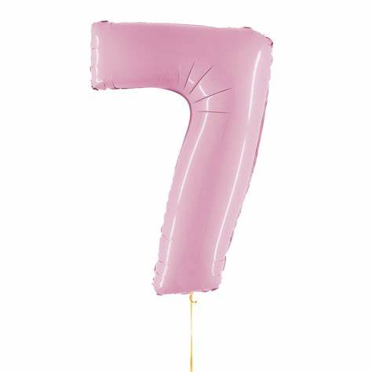 Pastelowe różowe balony z cyframi